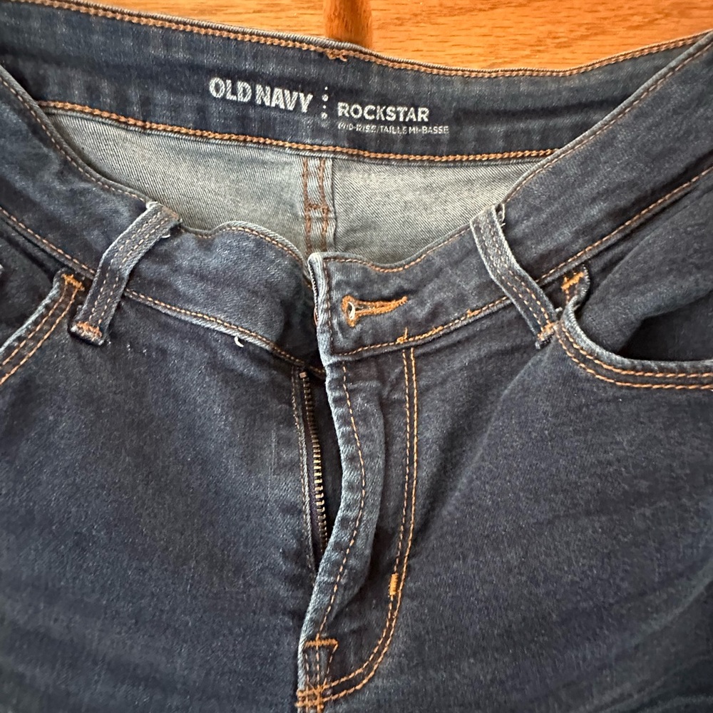 Dark wash super skinny jeans